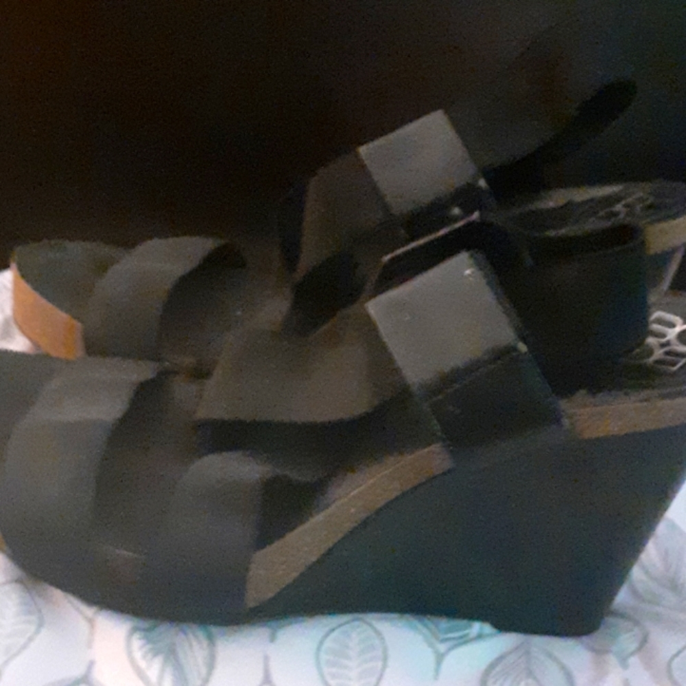 Leather and Elastic platforms